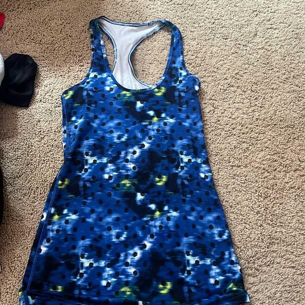 Lululemon size 4 tanktop